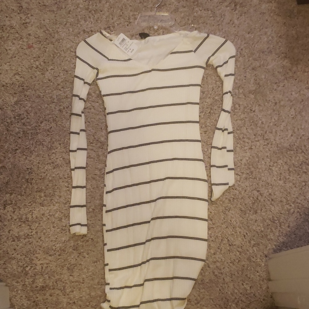 WHITE AND BLACK STRIPED DRESS